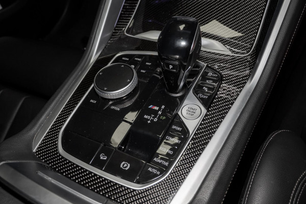 2021 BMW X6 G06 M50i SUV image 13