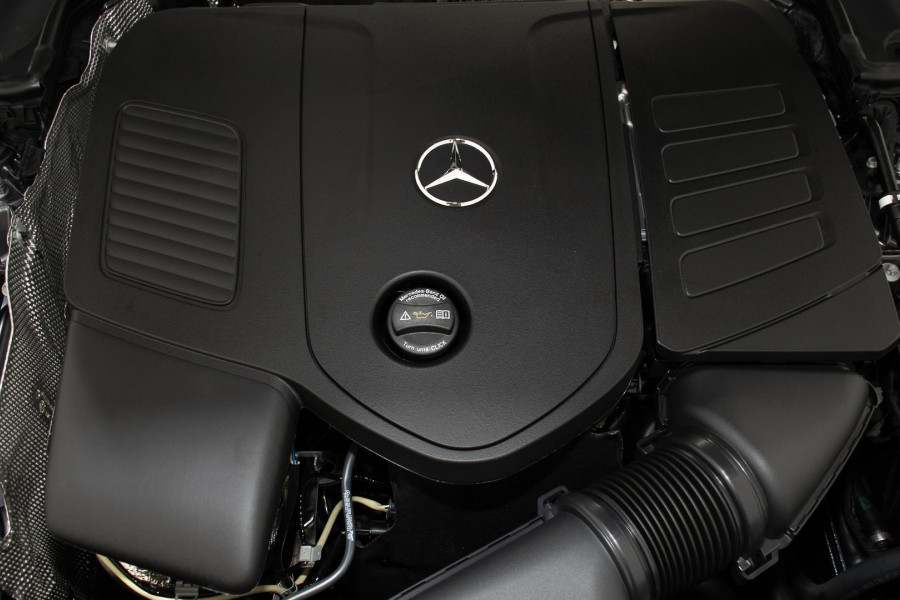 2026 MY25 Mercedes-Benz C-Class W206 C300 Sedan