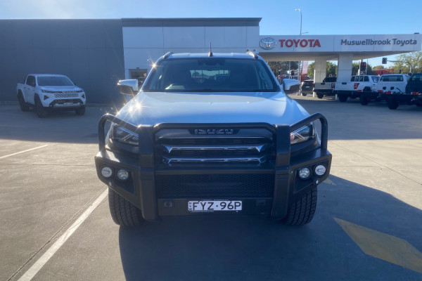 2021 Isuzu MU-X RJ LS-T SUV Image 2