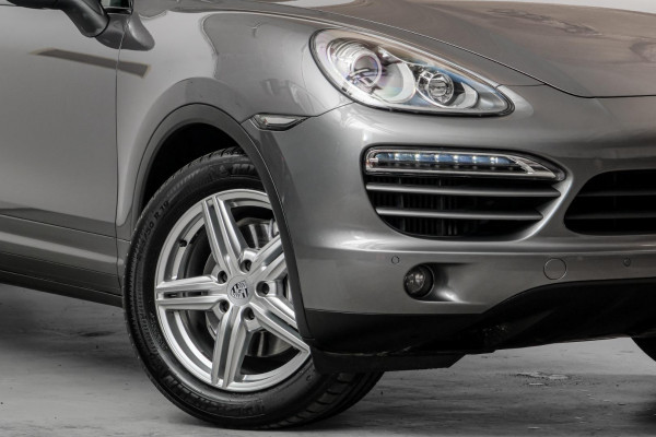 2012 MY13 Porsche Cayenne 92A SUV image 6
