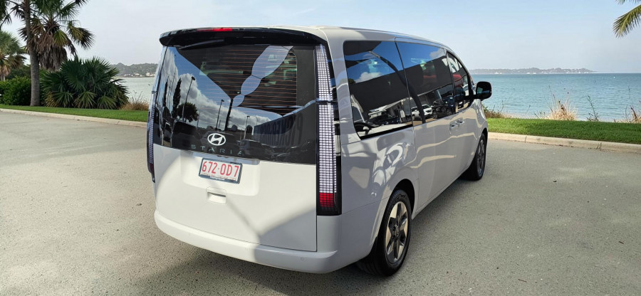 2025 Hyundai Staria US4.V3 SUV Image 7