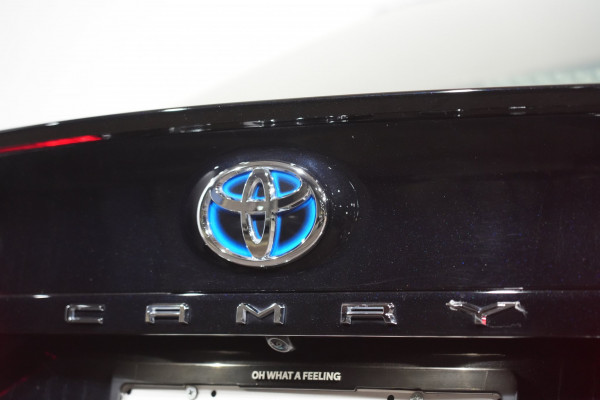 2021 Toyota Camry SX Hybrid Sedan Image 9