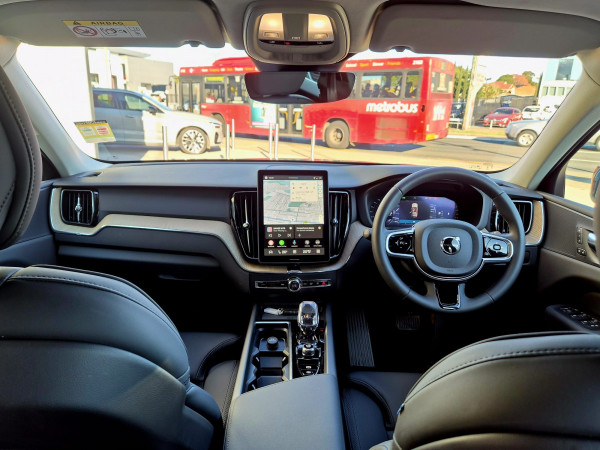 2026 Volvo XC60 UZ Plus B5 Bright SUV image 16