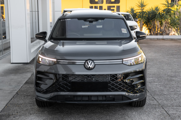 2025 MY26 Volkswagen Tayron R4 195TSI R-Line SUV image 4