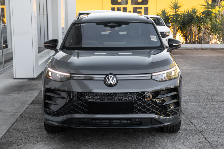 2025 MY26 Volkswagen Tayron R4 195TSI R-Line SUV Image 4