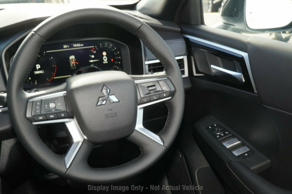 2026 Mitsubishi Outlander ZM Black Edition SUV Image 6