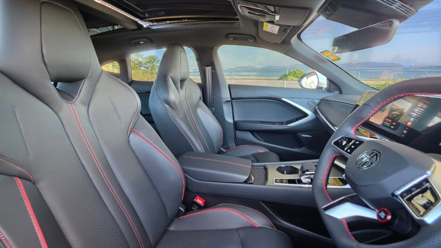 2025 MG MG7  Essence Sedan Image 2