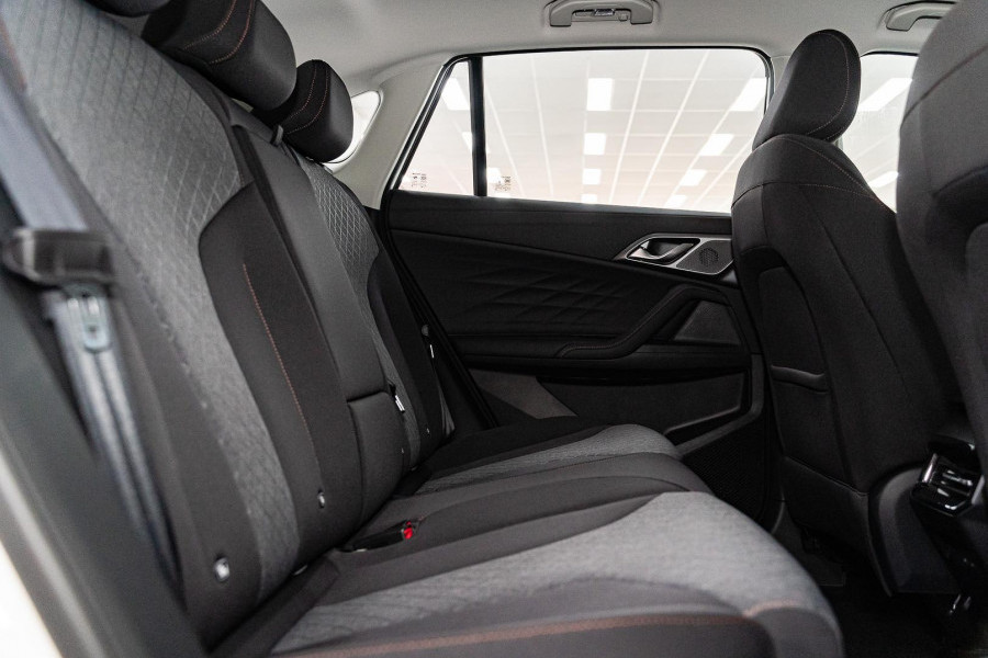 2024 MY24.5 MG HS AS33 Vibe SUV Image 11