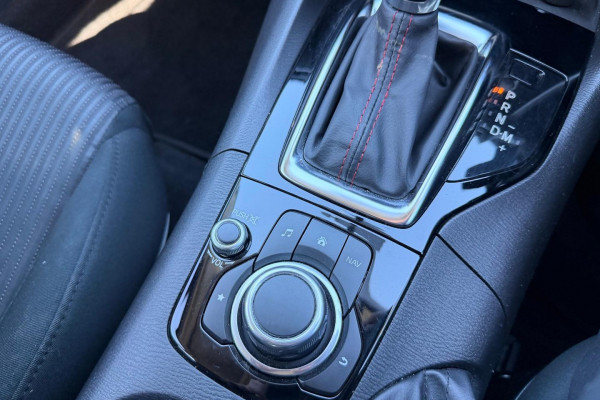 2015 Mazda 3 BM5438 SP25 Hatch Image 18