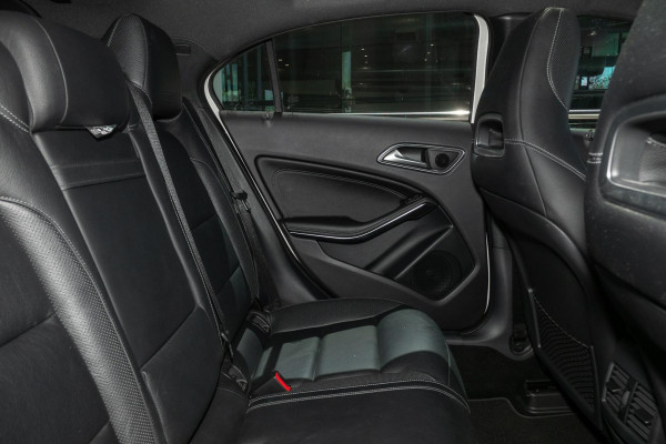 2014 Mercedes-Benz A-Class W176 A200 Hatch image 9