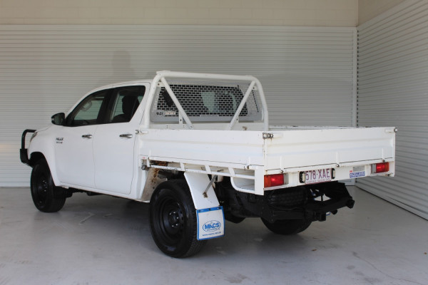2017 Toyota HiLux GUN126R SR Cab chassis Image 5