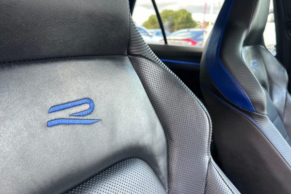 2022 MY22.5 Volkswagen Golf 8 R Hatch Image 27