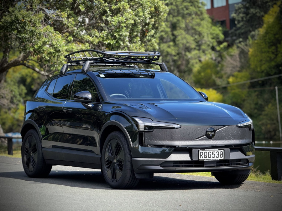 2026 Volvo EX30 Cross Country  Ultra Twin Motor Performance SUV Image 1