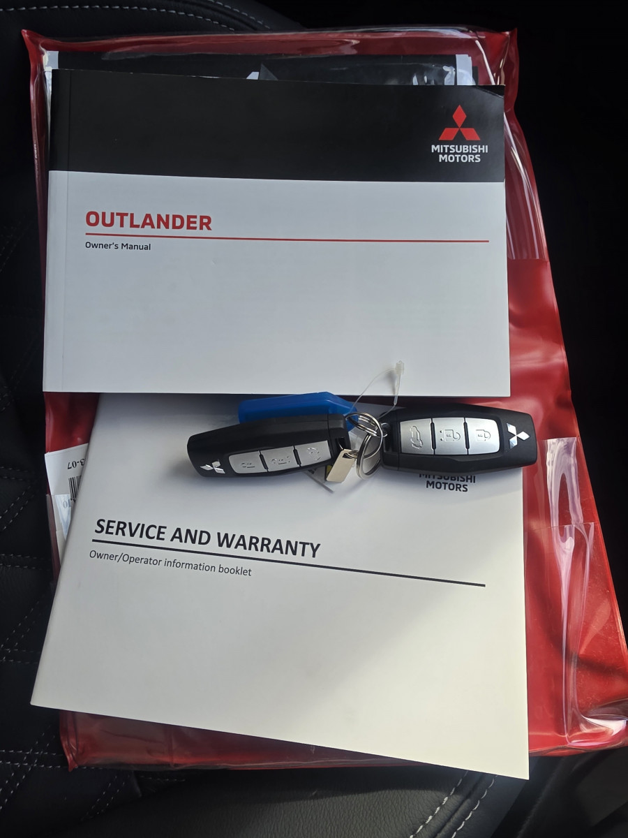 2024 Mitsubishi Outlander ZM Exceed SUV Image 25