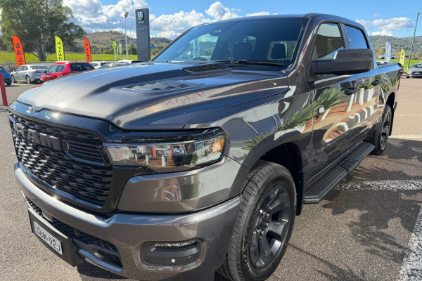 2026 Ram 1500 Express Ute Image 5