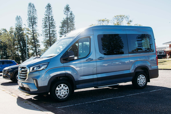 2024 LDV Deliver 9  11-Seat Bus Image 5