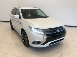 Mitsubishi Outlander PHEV LS ZK