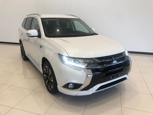 2017 Mitsubishi Outlander ZK PHEV LS Awd wagon
