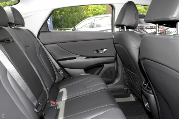 2026 Hyundai i30 CN7.V4 Elite Hybrid Sedan Image 3