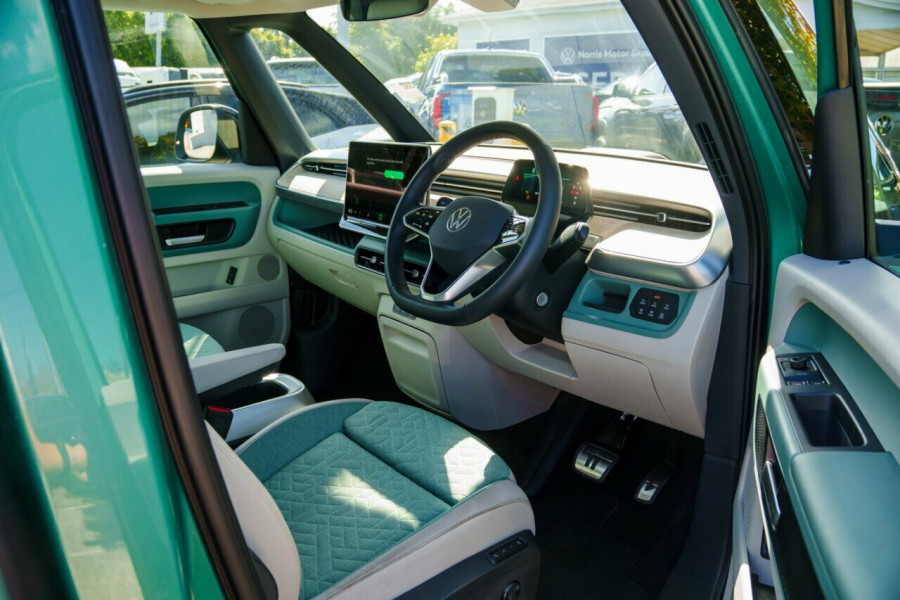 2025 Volkswagen ID. Buzz EB Pro BEV560 People Mover Image 16