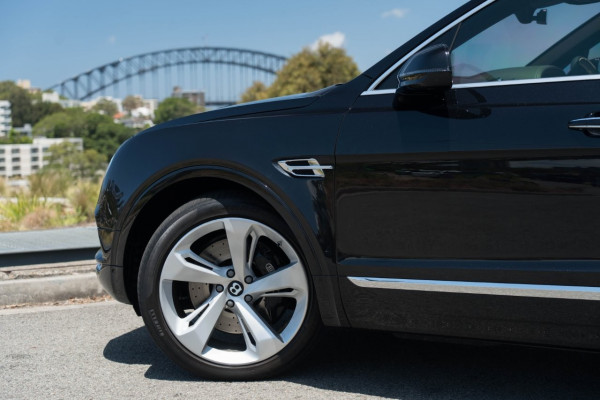2018 Bentley Bentayga W12 SUV Image 8
