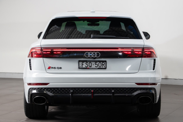 2025 Audi RS Q8 F1 TFSI SUV image 5