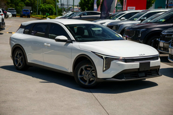 2026 Kia K4 CL4m S Hatch Image 1