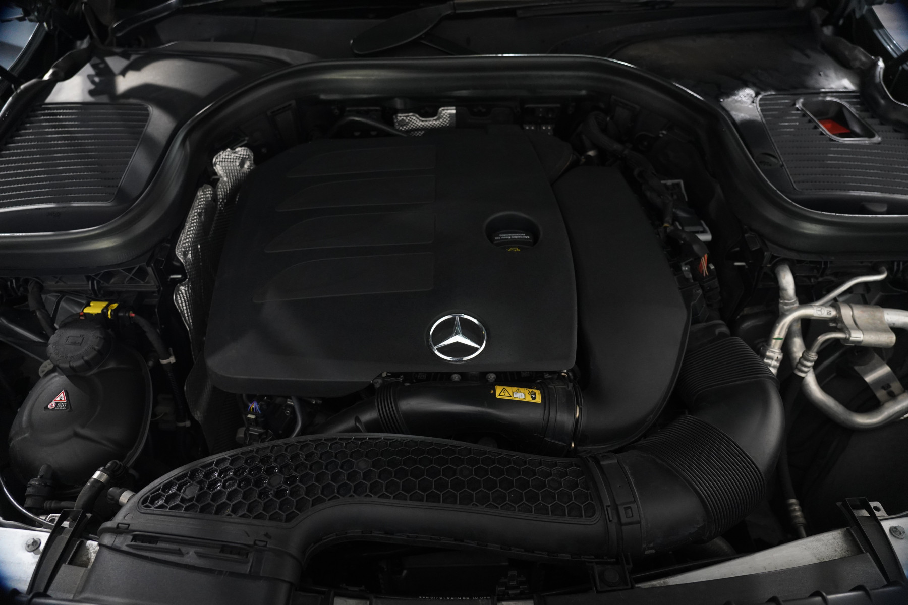 2019 Mercedes-Benz Glc 200 SUV Image 34