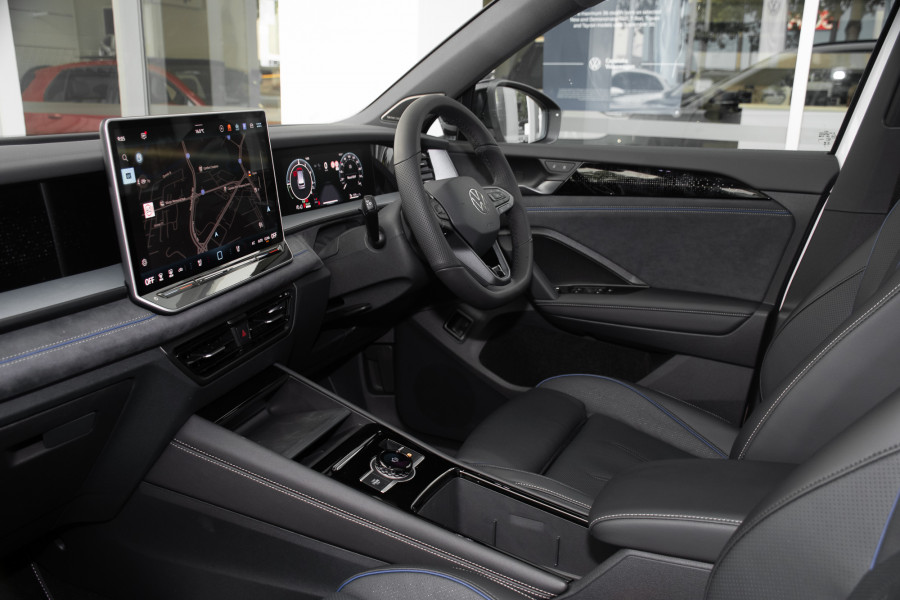 2026 Volkswagen Tayron R4 200TSI eHybrid R-Line SUV Image 8