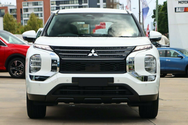 2024 Mitsubishi Outlander ZM ES SUV