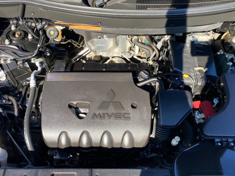 2019 Mitsubishi Outlander ZL ES SUV Image 16