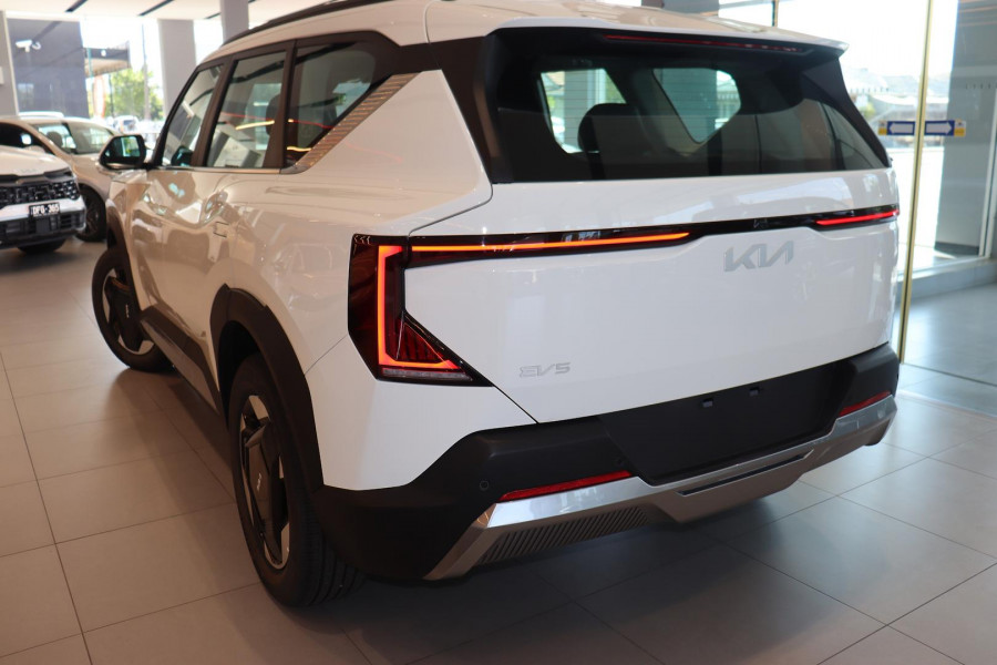 2026 Kia EV5 OVc Air Long Range SUV Image 8