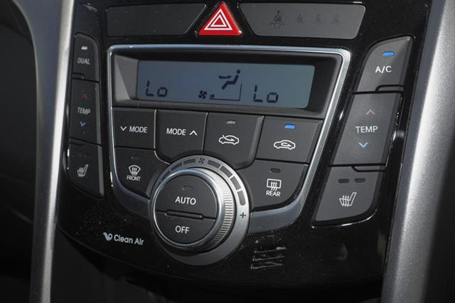 2012 Hyundai I30 GD Premium Hatchback Image 11