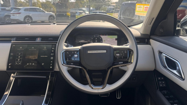 2024 MY25 Land Rover Range Rover Velar L560 P400 Dynamic HSE SUV image 14