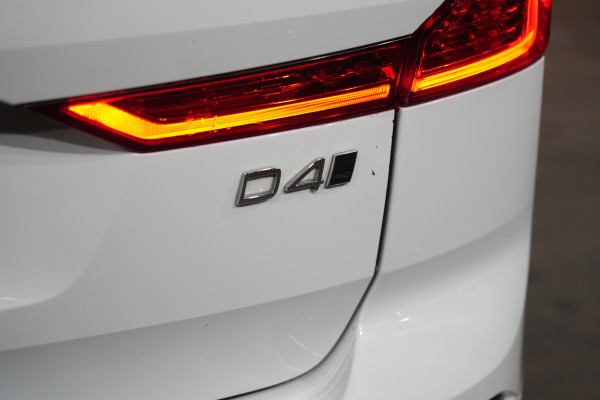 2019 Volvo XC60 UZ D4 Momentum SUV image 10