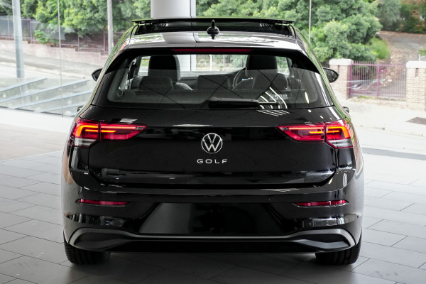 2023 Volkswagen Golf 110kW 8Spd 110TSI Life Hatch Image 5