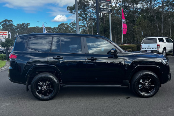 2025 Toyota LandCruiser FJA300R GX 'DARK KNIGHT' SUV Image 5