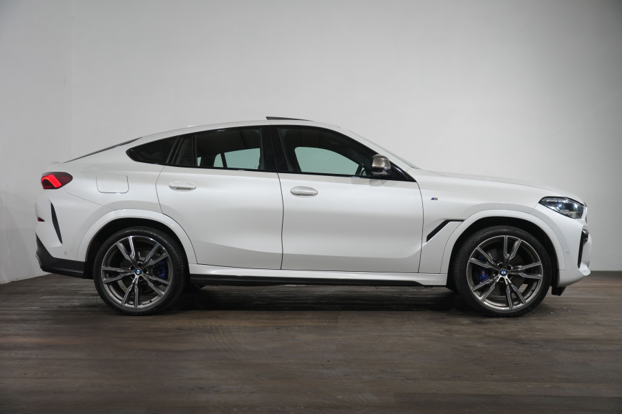 2022 BMW X6 M50i Coupe Image 4
