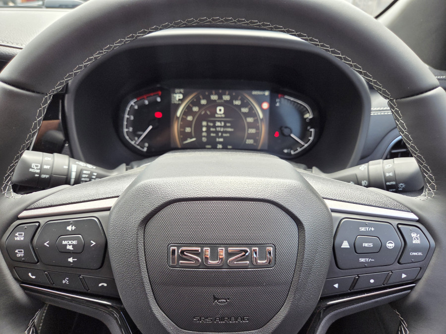 2026 Isuzu MU-X RJ LS-T SUV Image 13
