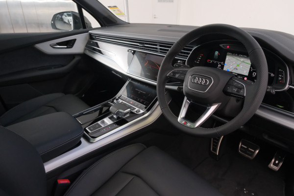 2026 MY25 Audi Q7 4M TFSI 250kW S line SUV image 7