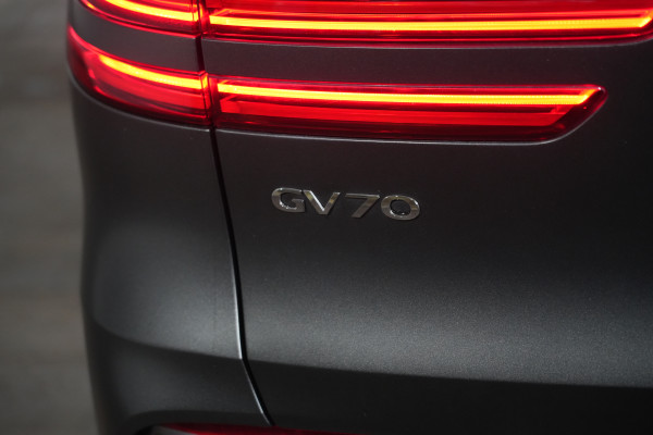 2023 Genesis GV70 2.5t Awd SUV Image 9