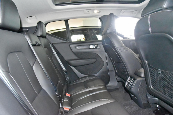 2025 MY26 Volvo XC40 XZ Plus B4 SUV Image 8