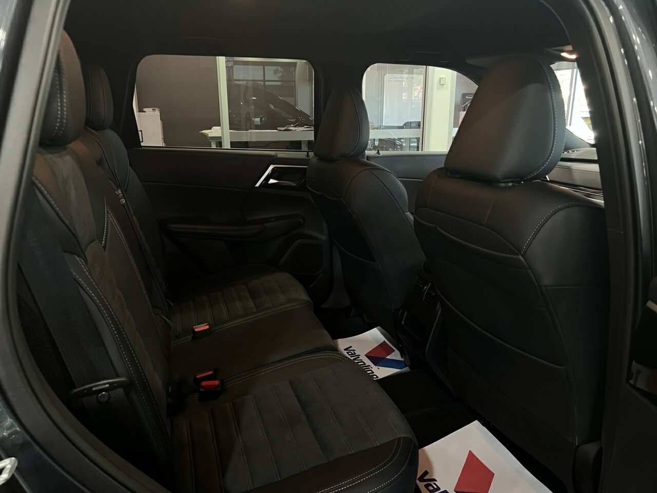 2024 Mitsubishi Outlander ZM Black Edition SUV Image 15