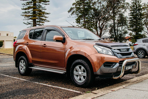 2016 Isuzu MU-X LS-M Wagon