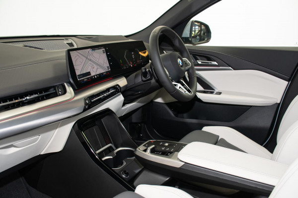 2026 MY25 BMW X2 U10 xDrive20i M Sport SUV image 8