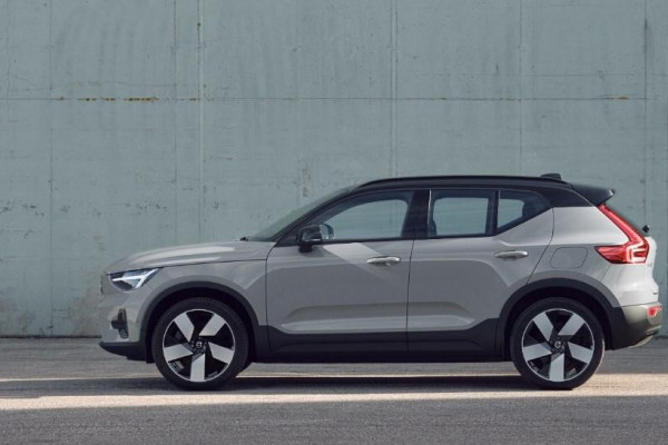 2024 MY25 Volvo EX40  Ultra Single Motor Extended Range SUV Image 4