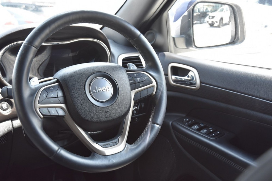 2013 MY14 Jeep Grand Cherokee WK MY2014 Laredo Suv Image 9