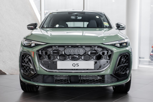 2025 MY26 Audi Q5 e-hybrid 270kW SUV image 3