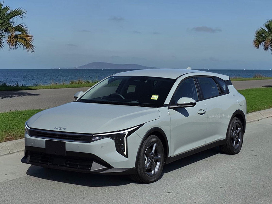 2025 MY26 Kia K4 CL4m S Hatch Image 4