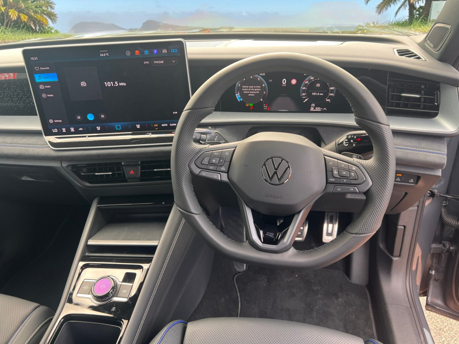 2025 MY26 Volkswagen Tayron R4 195TSI R-Line SUV Image 8